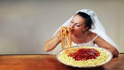 5 أكلات ممنوعة ليلة الدخلة على البنات ! فما هي؟