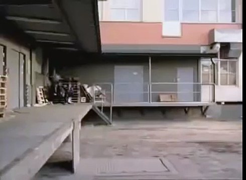 Fast unloading pallets on the ramp