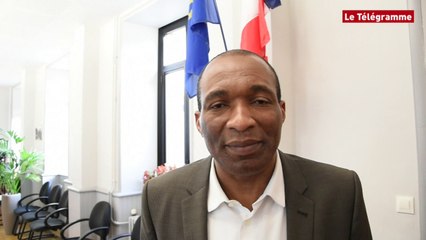 Lanmeur (29). Michel Atangana. Sa réhabilitation, son combat