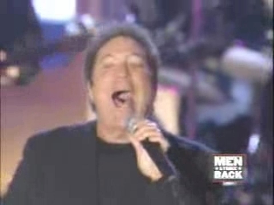 Its Not Unusual (live)