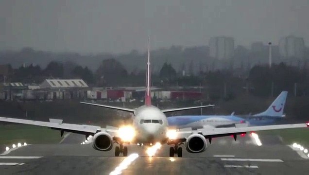 Storm Frank Tests Pilots Landing in Crosswind at Birmingham Airport BHX 30/12/2015 Big Planes