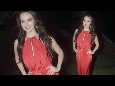 Salman Khan's Jai Ho Co-Star Sana Khan in Red Hot Gown
