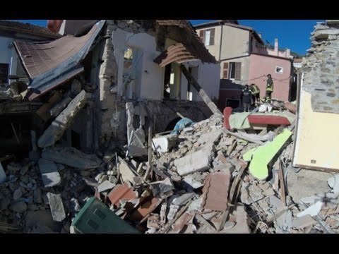 Arnasco (SV) - Crollo palazzina, le immagini dal drone (16.01.16)