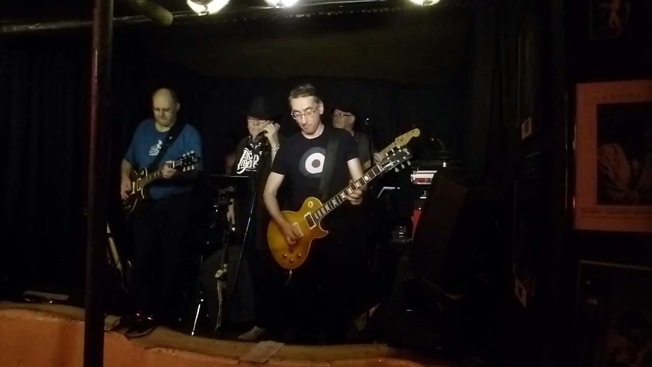 Baker's Breeze - Beer Drinkers and Hell Raisers