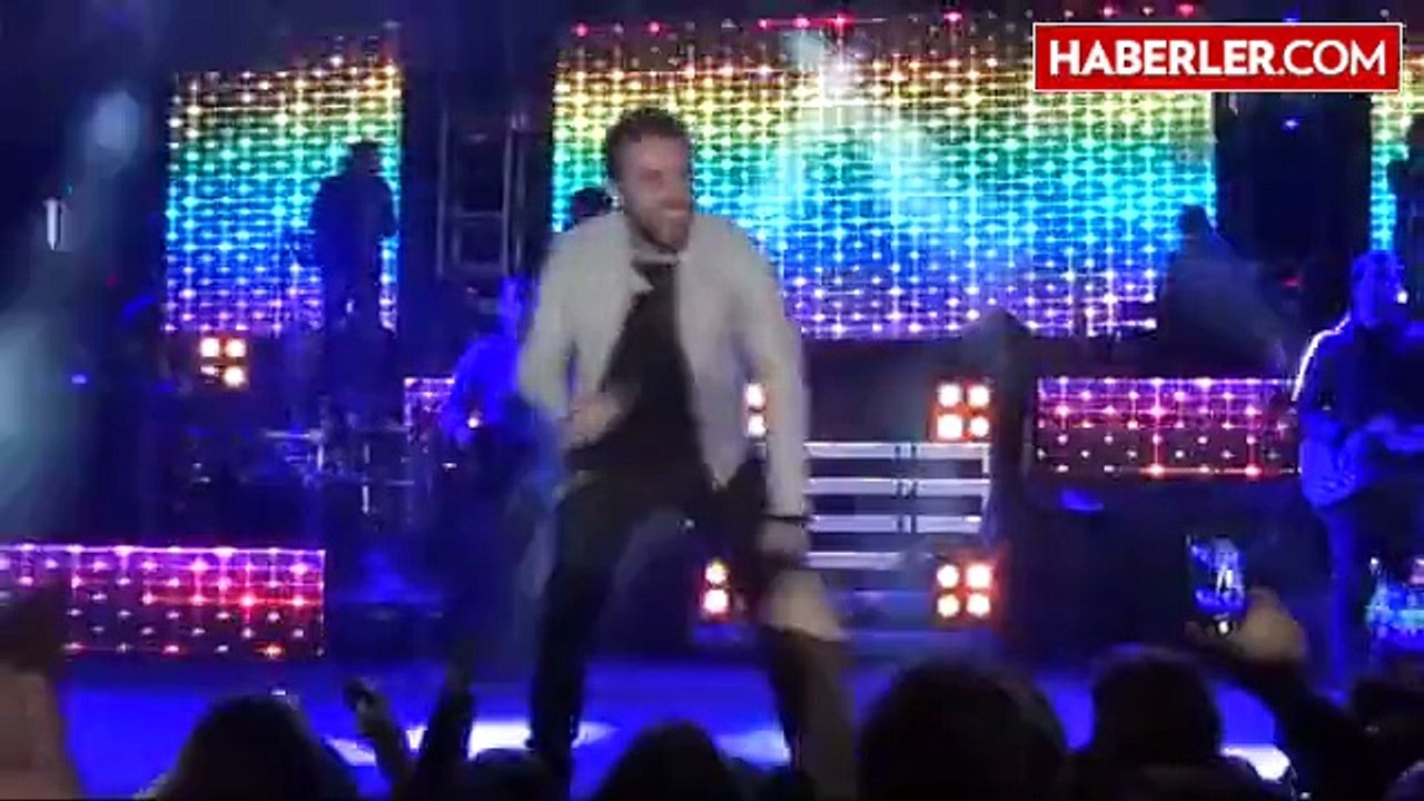 Şarkıcı Murat Dalkılıç, Festival Kapsamında Konser Verdi