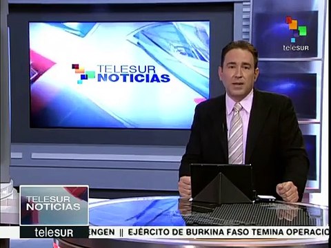 Venezuela: Allup continúa con agravio a imágenes de Chávez y Bolívar