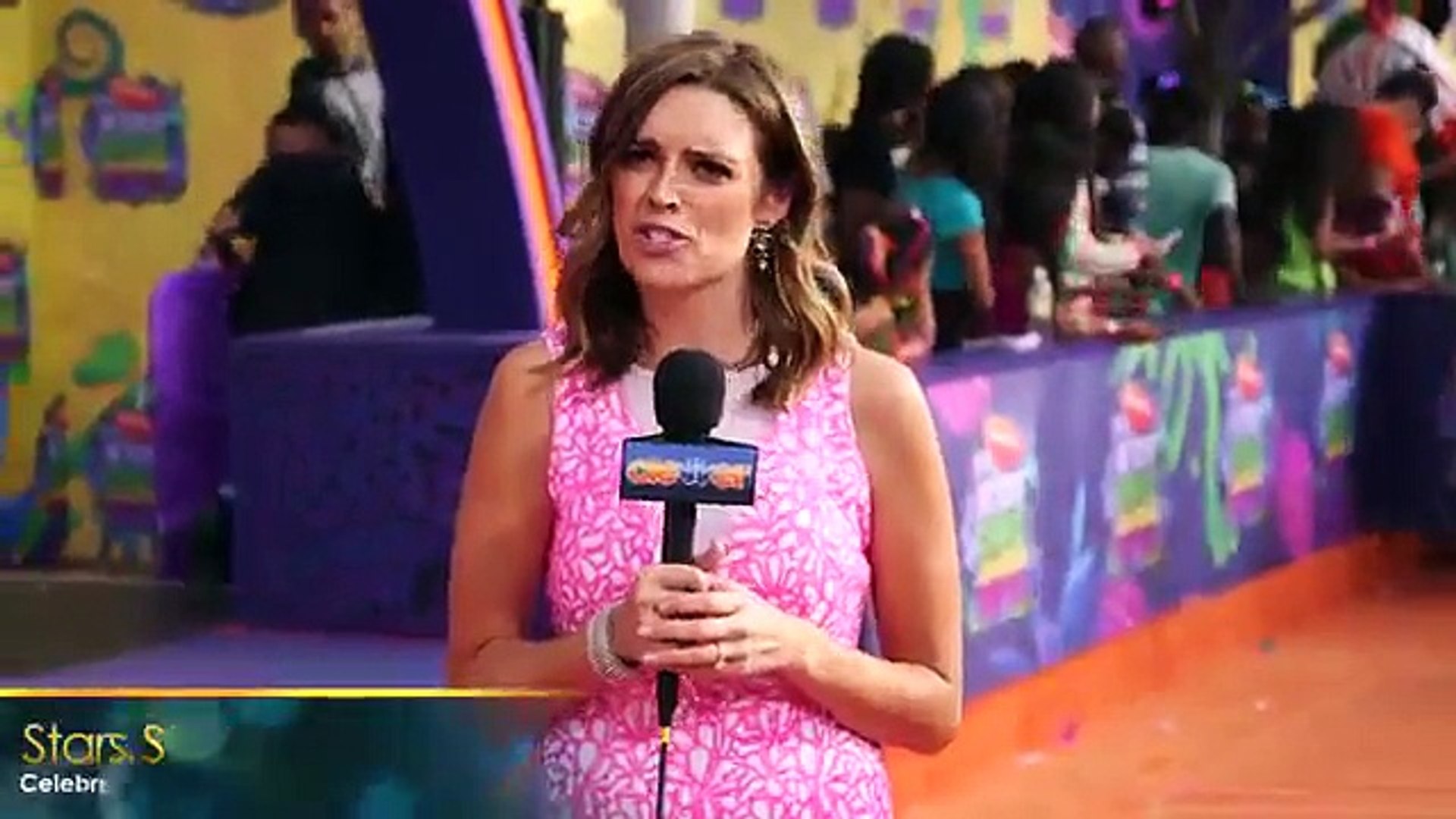 ⁣Celebrities Stuck in an Elevator - Kids Choice Awards 2014