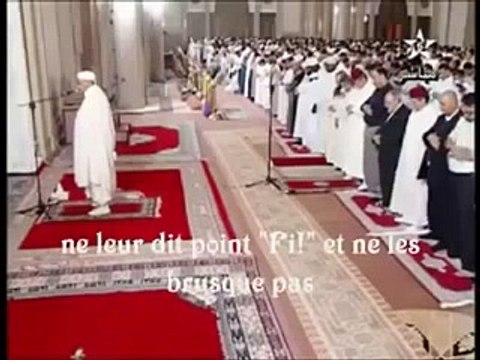 Imam Sahib & follower started crying in Salah, while reciting the Ayat about 'Good behaviour' with Parents. A Must watch