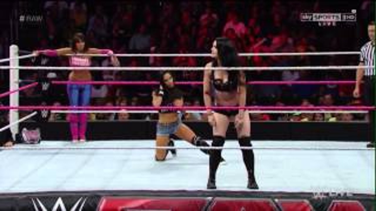WWE RAW 10.13.14 AJ Lee & Layla vs. Paige & Alicia Fox (720p)
