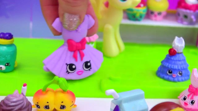 New Year Count Down Party at Small Mart with Shopkins + MLP Fluttershy Video
