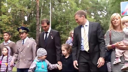 Expedition 45/Visiting Crew Departs for Kazakh Launch Site