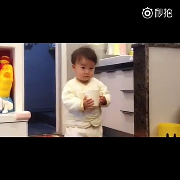 Baby does worst his parents must watch you never missed it hahahah