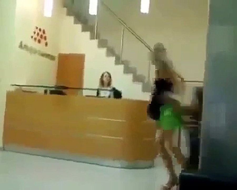 ПРИКОЛЫ ВЕСЕЛЫЕ СЫНОК Сорвал юбку Юмор! Прикол! Смех