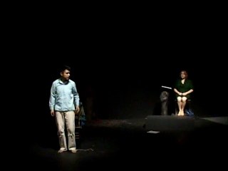 Sentado en un Árbol Caído 2013