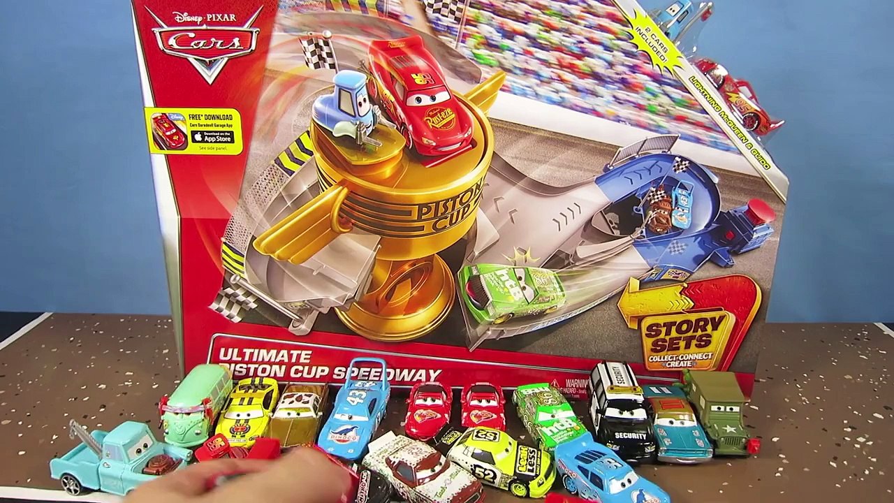 ULTIMATE PISTON CUP SPEEDWAY LIGHTNING MCQUEEN CHICK HICKS THE KING RACES