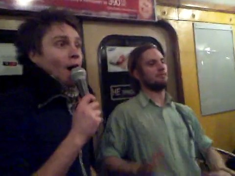 vMetro - «Bad Romance» (Lady Gaga cover) (в вагоне метро, 2011) (Лёля Таюрская)