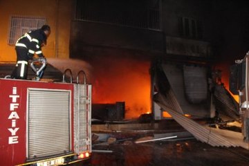 Nusaybin'de Korkutan Depo Yangını