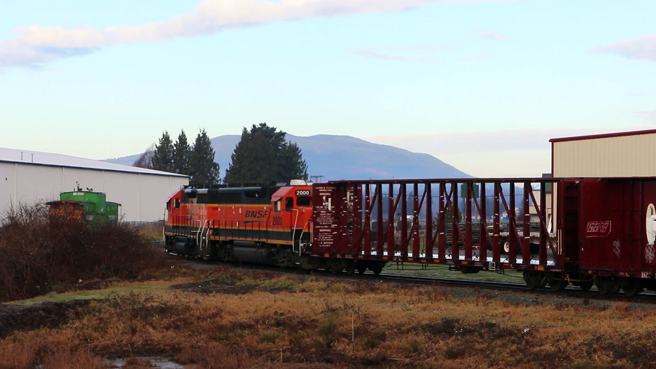 BNSF Local Shifting Industrial Track in Burlington, WA
