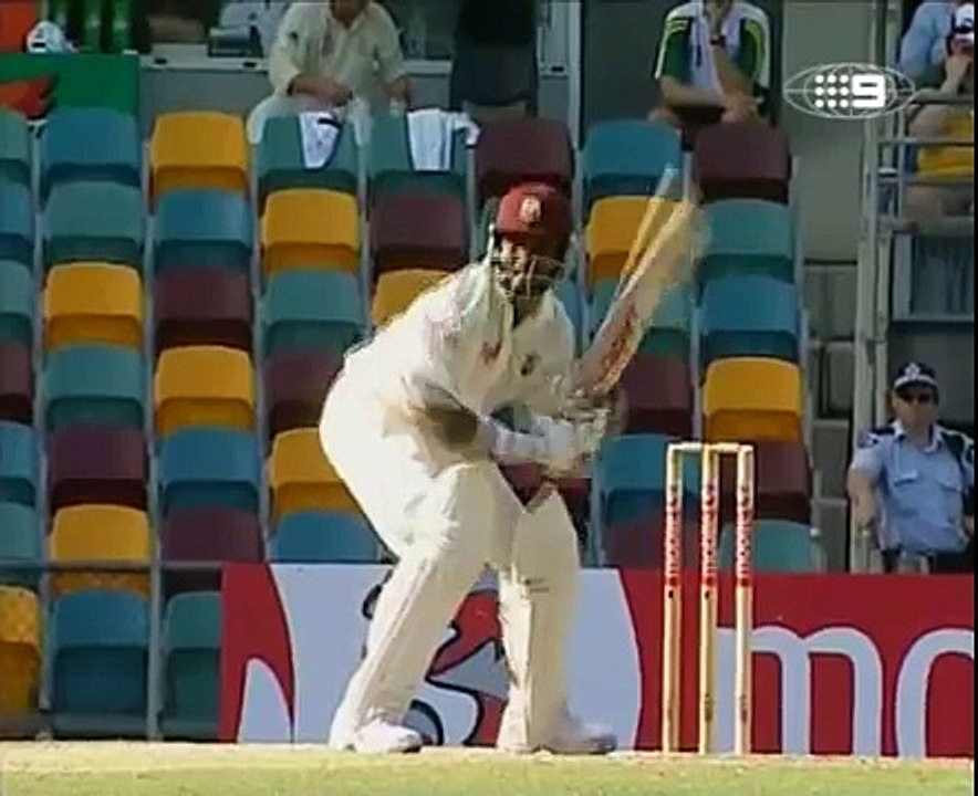 Brett Lee GREAT slower ball to dismiss BRIAN LARA 2005 1st test . Rare cricket video