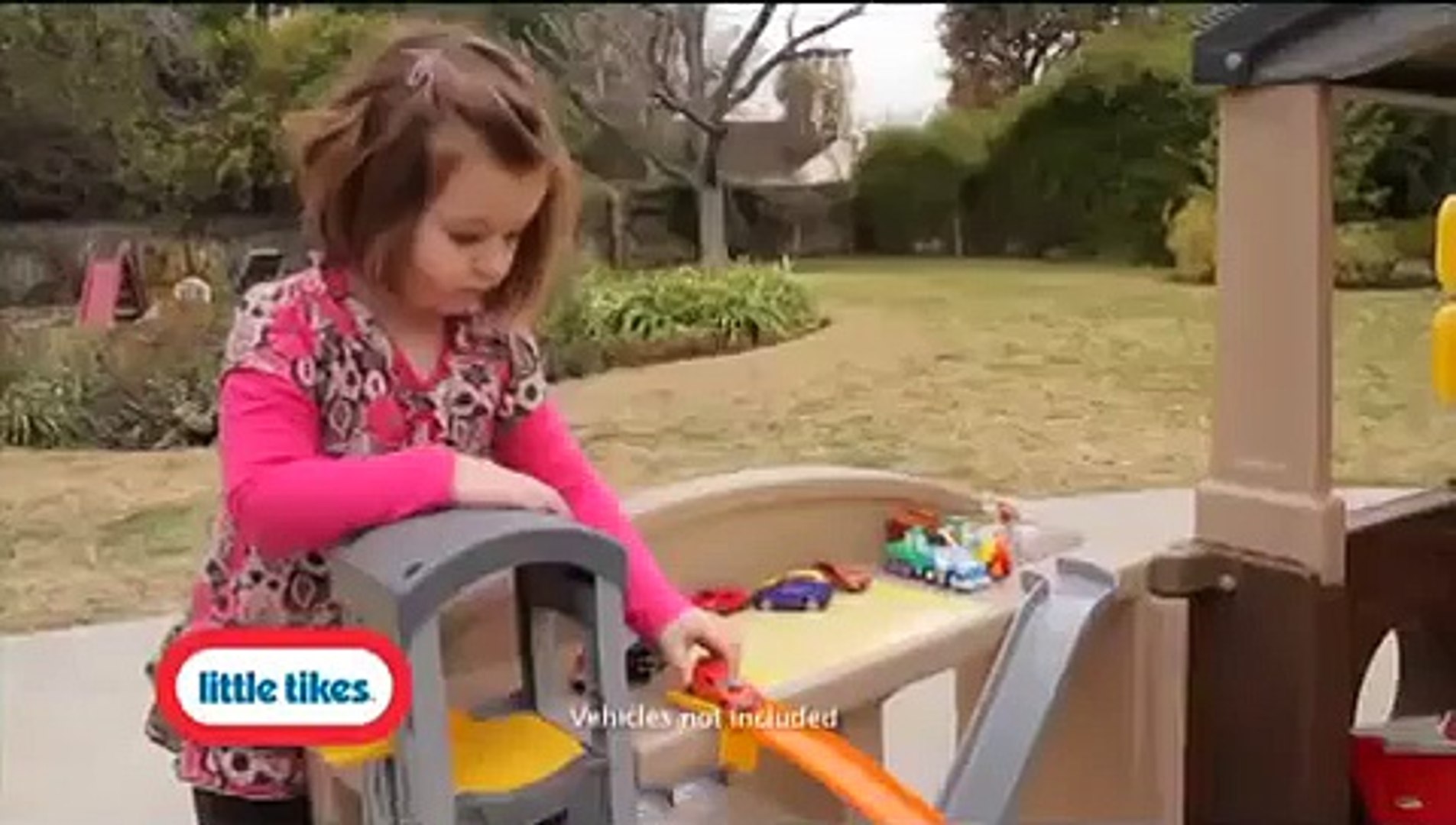 little tikes race n refuel pit stop playhouse