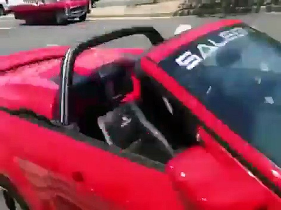 バイクのウィリーに失敗し転倒