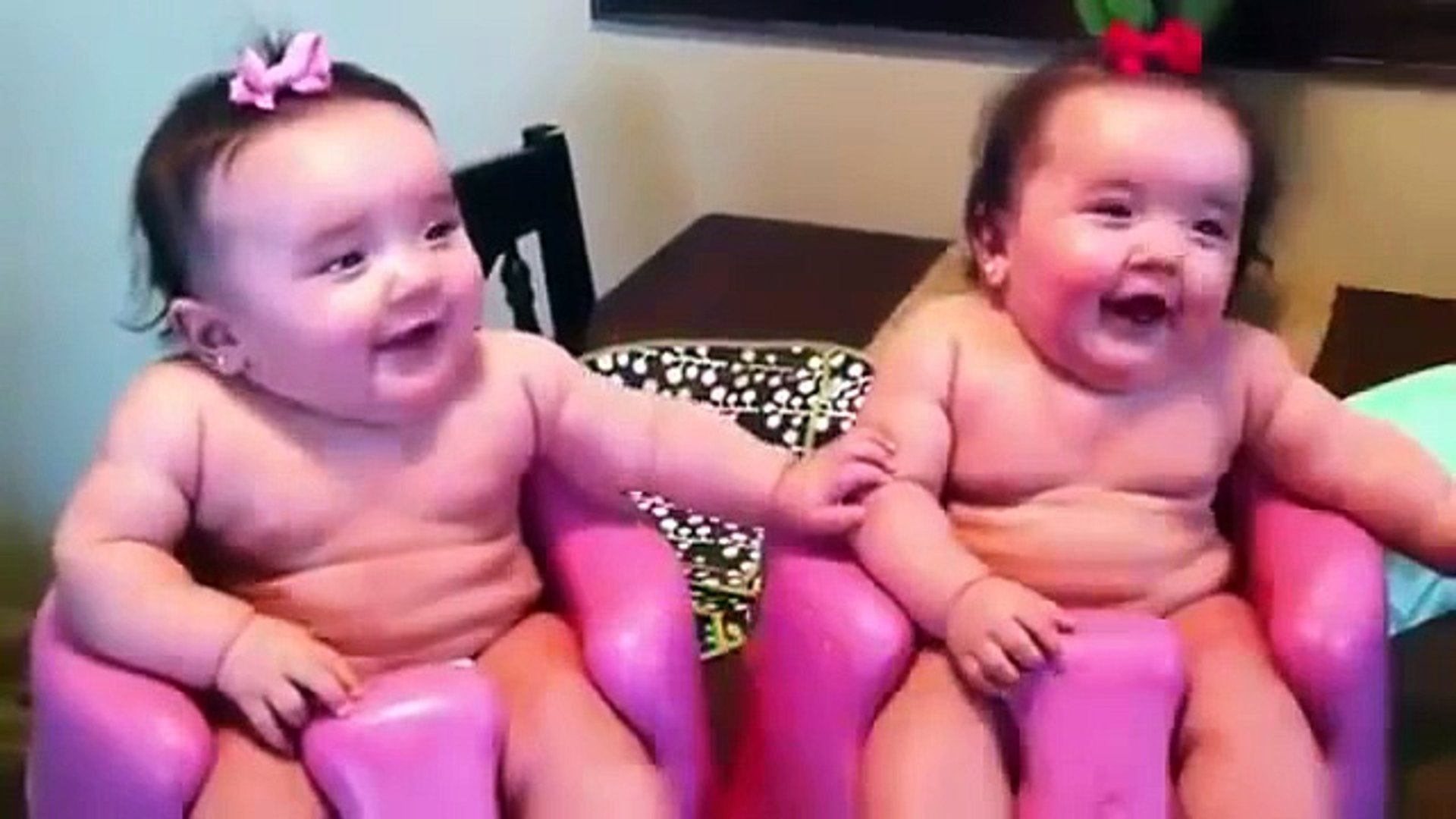 ⁣Cute twin babies cry, laugh, and cry Again
