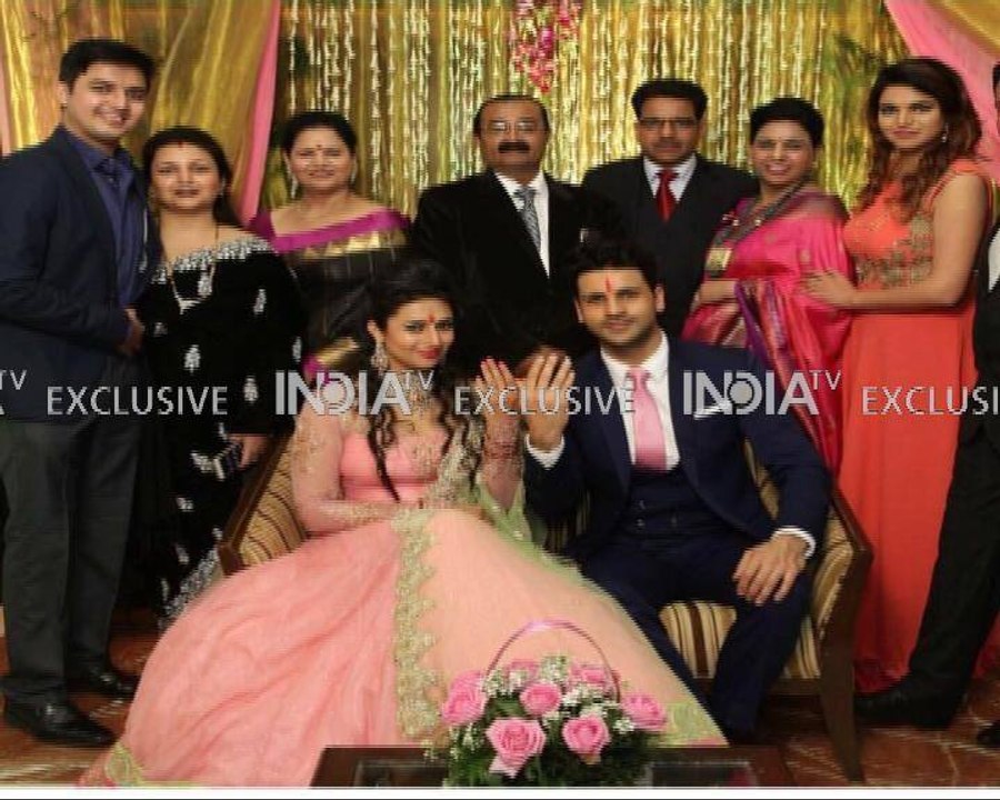 Yeh Hai Mohabbatein actress Divyanka aka Ishita got engaged to her co-star Vivek Dahiya