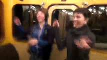 vMetro - «We No Speak Americano» (в вагоне метро, 2011) (Александр Бон)