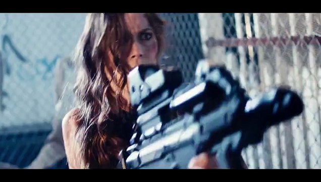 Summer Glau on Having a Robot Best Friend | Jeff 1000 Starring Summer Glau