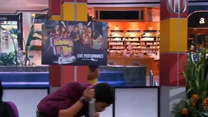 Shake It Up S02E08 Auction It Up