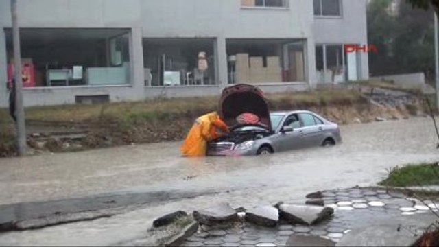 Kuşadası Lodos ve Yağmur Kuşadası'nda Hayatı Olumsuz Etkiledi-2