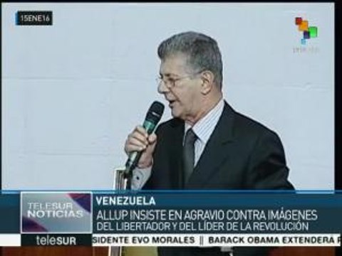 Venezuela: Allup continúa con agravio a imágenes de Chávez y Bolívar