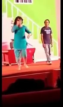 New Latest Pakistani Actress Hot Stage Mujra Dance 2016