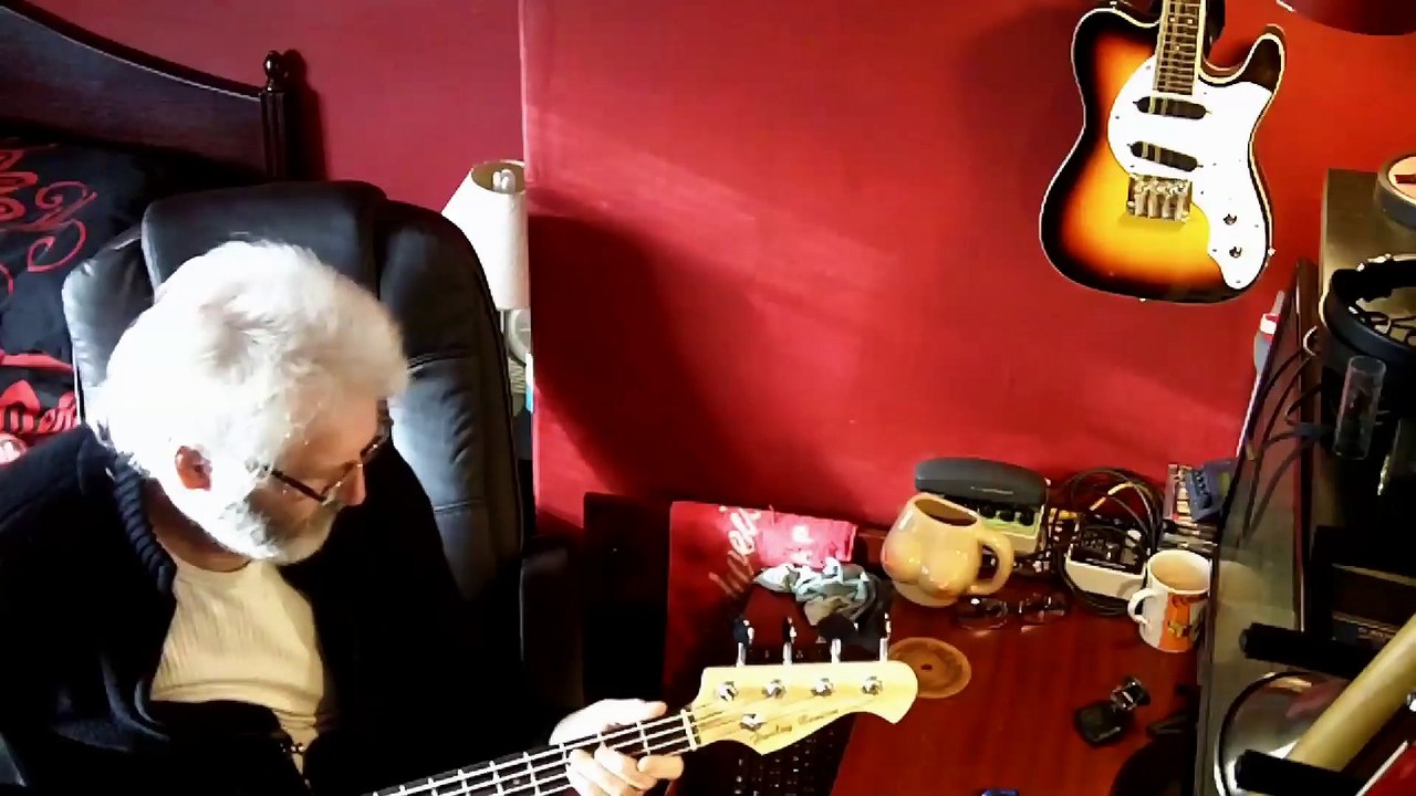 Mama Weer all Crazee now Slade bass