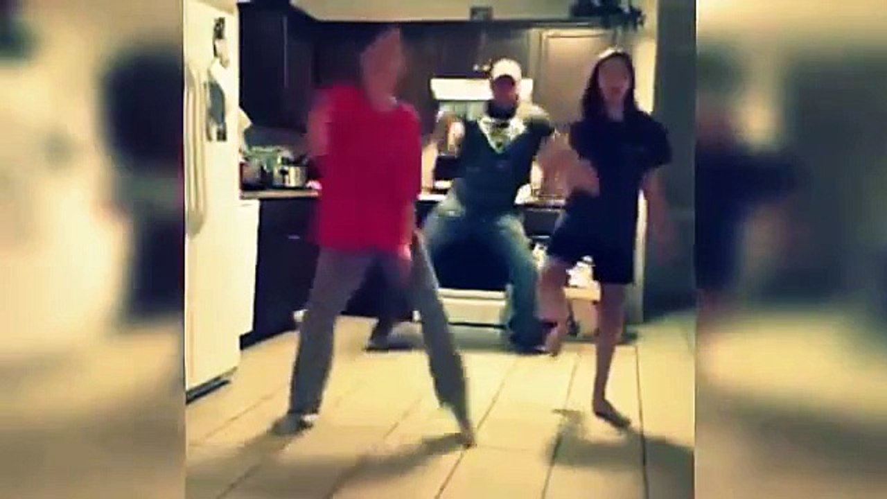 لن تصدق ماذا فعل الأب فى المطبخ