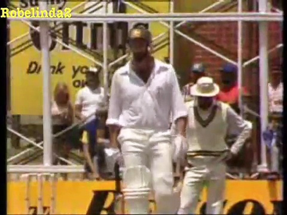 Imran Khan fights with Dennis Lillee 1981 Perth . Rare cricket video