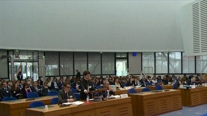 المحكمة الأوروبية تقر طرد موظف لمحادثته الإلكترونية