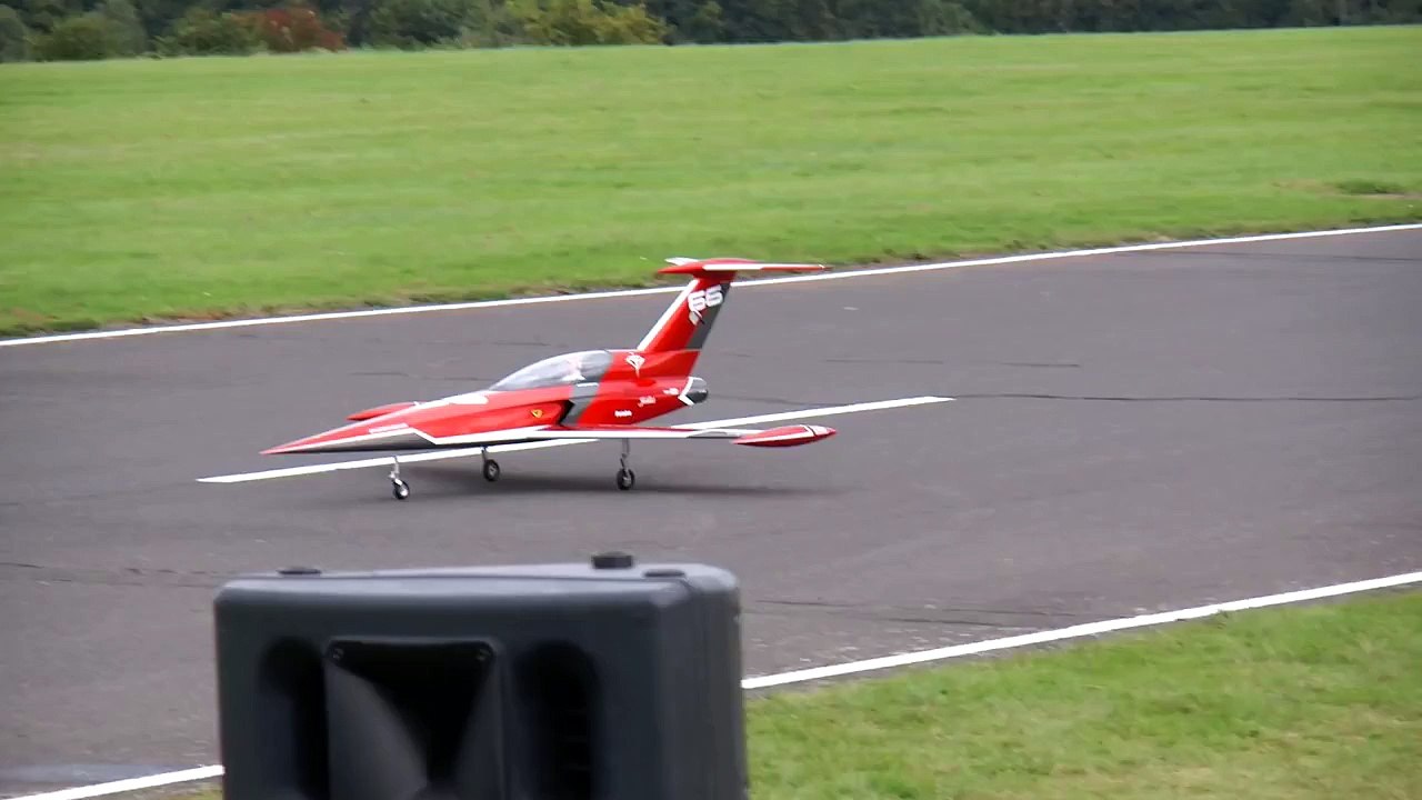 DIAMOND JET FUTURISTIC GIANT RC TURBINE MODEL JET DEMO FLIGHT / Jetpower Messe 2015