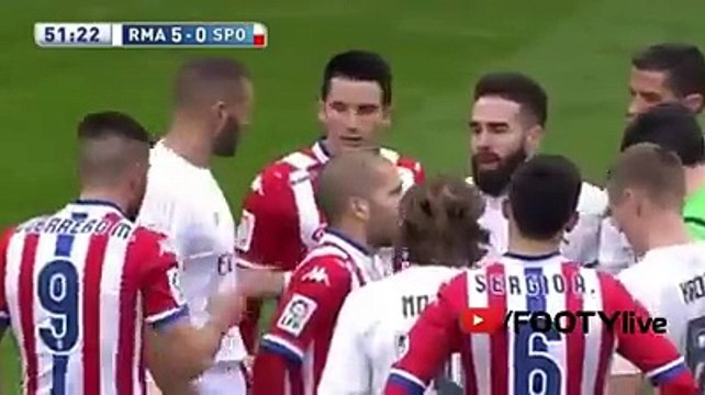 كريستيانو يعتدي على لاعب خيخون !!! ويعمل روحو مافيبالوش ملا سلعة