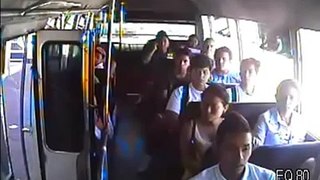 Asalto video - Asalto en microbus de la ruta 42
