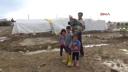Suriyelilerin Çadırları Uçtu