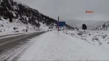 Akseki-Seydişehir Yolunda Ulaşım Kar Nedeniyle Aksıyor