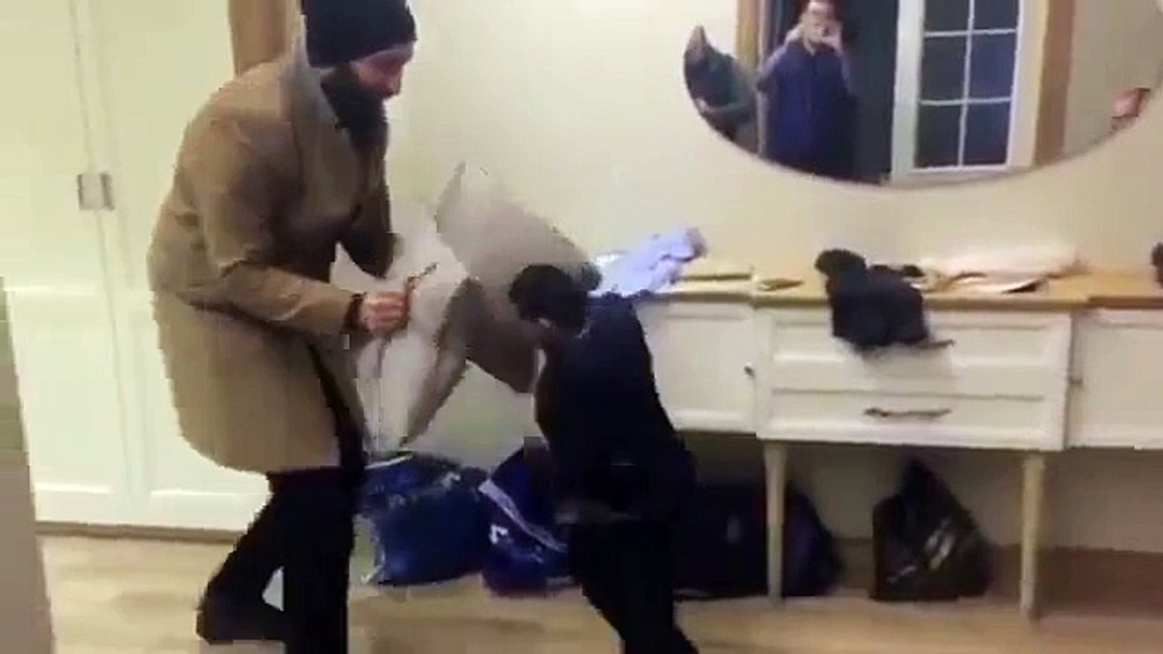 köksal baba boks  yapiyor