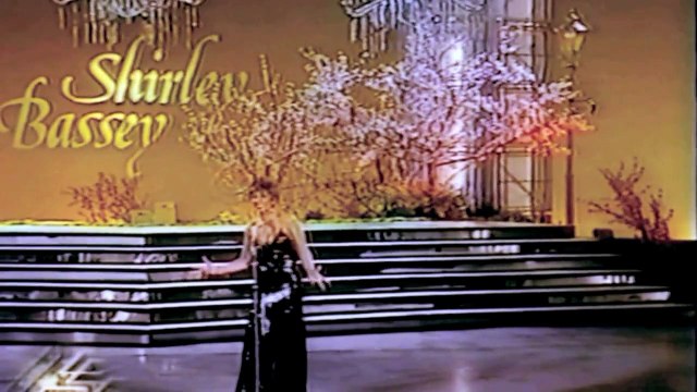 Shirley Bassey - SOMETHING / This Is My Life (1988 Live)