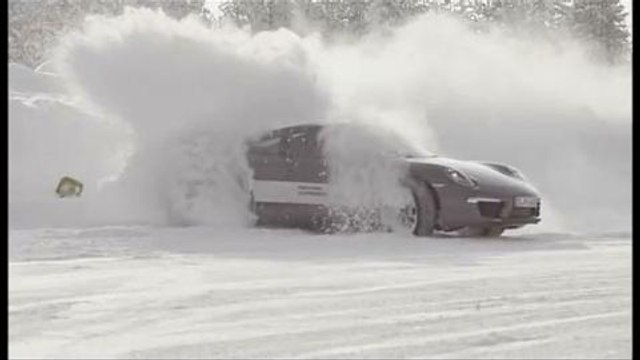 Vídeo: Porsche Driving Experience en nieve 2013