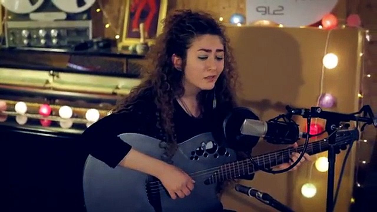 Sena Şener & Ceyl'an Ertem - Çirkin Dünya - DUYUYOR MUSUN