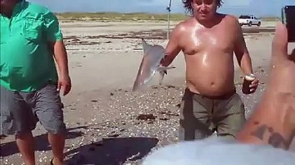 Yavru Köpekbalığı Deyip Geçmemeli.. Yok Böyle Bir Şey