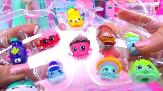 Season 4 Shopkins 12 Pack Unboxing at Shoppies Doll Donatinas Donut Delights Cart