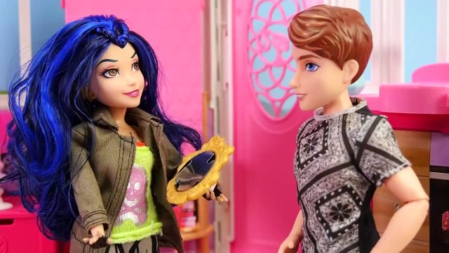 Descendants Evie Saves Mal from Maleficent. DisneyToysFan