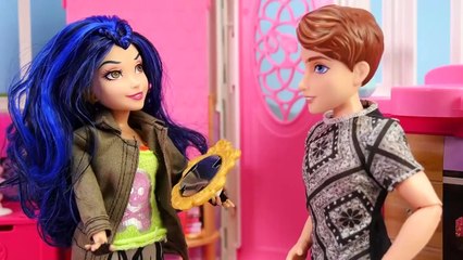 Descendants Evie Saves Mal from Maleficent. DisneyToysFan